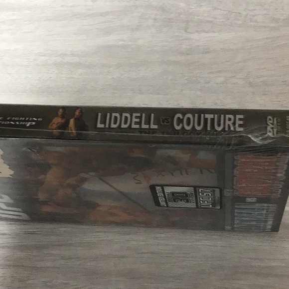 UFC ULTIMATE FIGHTING CHAMPIONSHIP LIDDELL VS COUTURE DVD - Picture 8 of 8